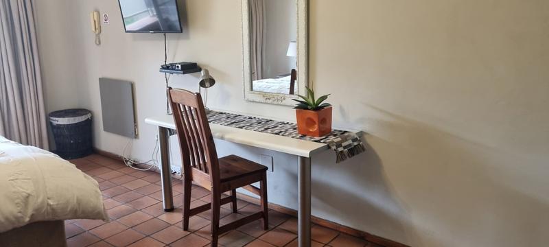 1 Bedroom Property for Sale in Lisdogan Park Gauteng