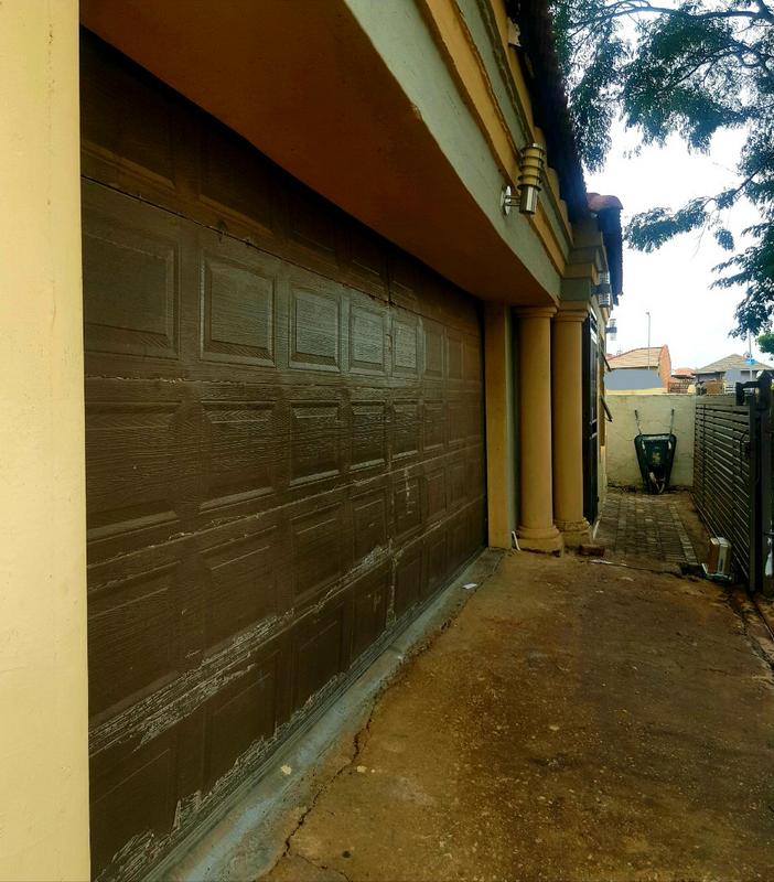 3 Bedroom Property for Sale in Kirkney Gauteng