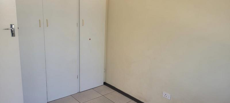 2 Bedroom Property for Sale in Verwoerdpark Gauteng