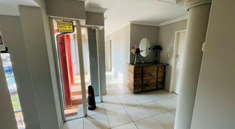 Commercial Property for Sale in Zwartkop Gauteng