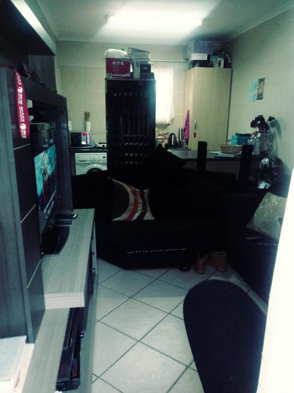 To Let 1 Bedroom Property for Rent in Van Riebeeck Park Gauteng