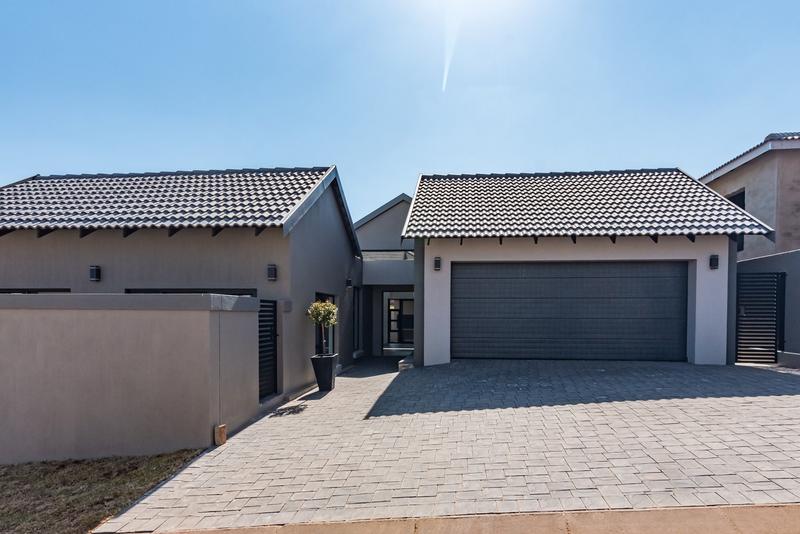 5 Bedroom Property for Sale in Chancliff Ridge Gauteng