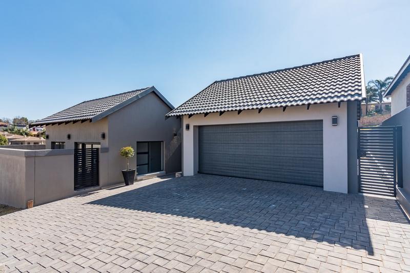 5 Bedroom Property for Sale in Chancliff Ridge Gauteng