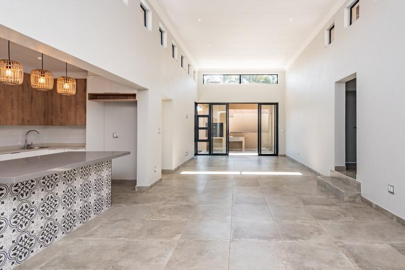 5 Bedroom Property for Sale in Chancliff Ridge Gauteng