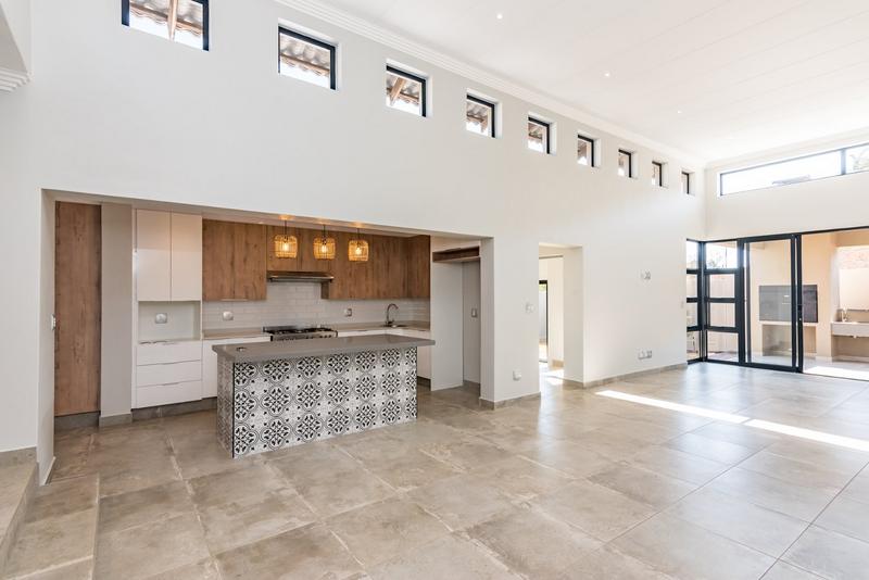 5 Bedroom Property for Sale in Chancliff Ridge Gauteng