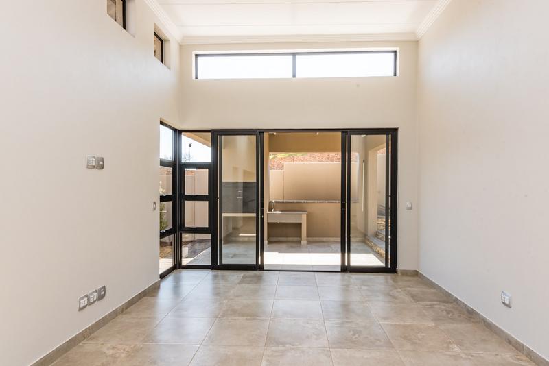 5 Bedroom Property for Sale in Chancliff Ridge Gauteng