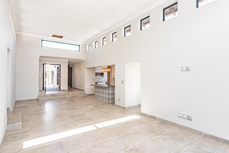 5 Bedroom Property for Sale in Chancliff Ridge Gauteng