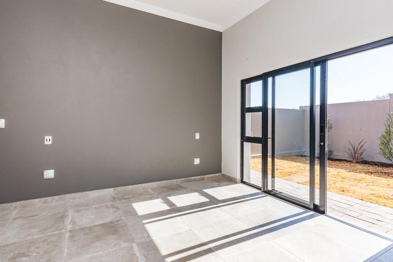 5 Bedroom Property for Sale in Chancliff Ridge Gauteng