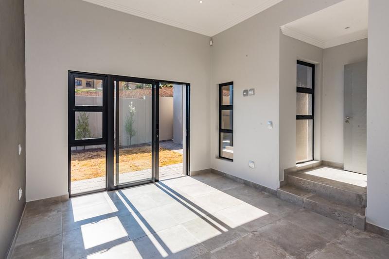 5 Bedroom Property for Sale in Chancliff Ridge Gauteng