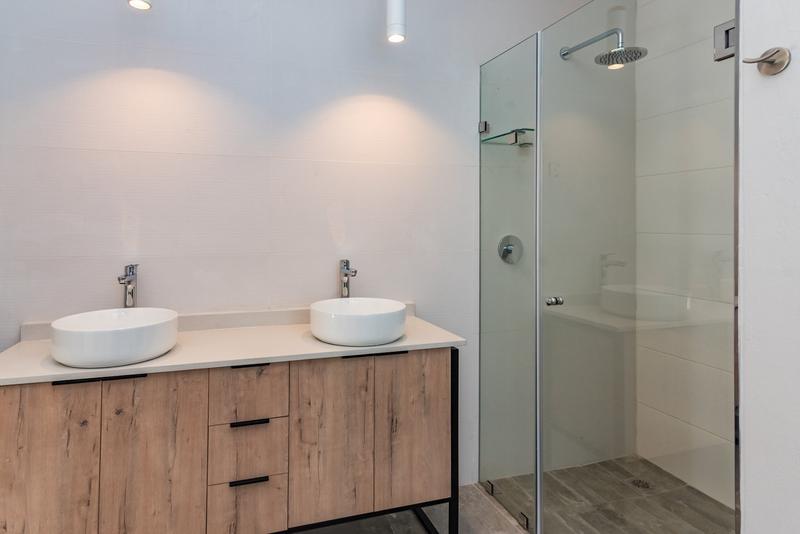 5 Bedroom Property for Sale in Chancliff Ridge Gauteng