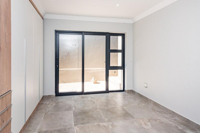 5 Bedroom Property for Sale in Chancliff Ridge Gauteng