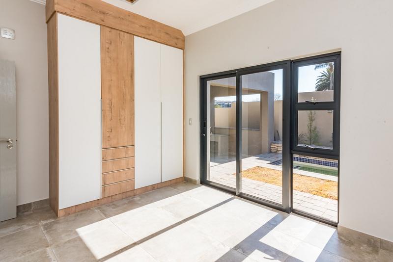 5 Bedroom Property for Sale in Chancliff Ridge Gauteng