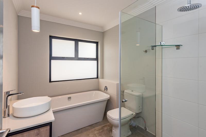 5 Bedroom Property for Sale in Chancliff Ridge Gauteng