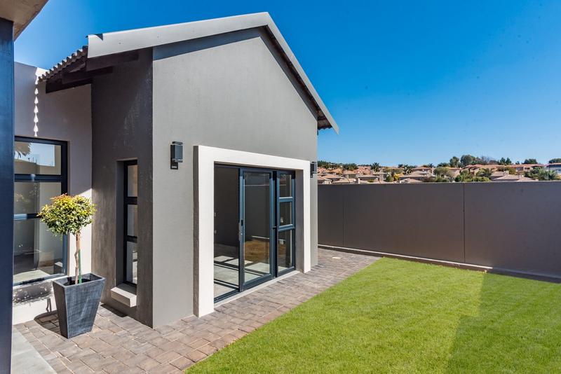 5 Bedroom Property for Sale in Chancliff Ridge Gauteng