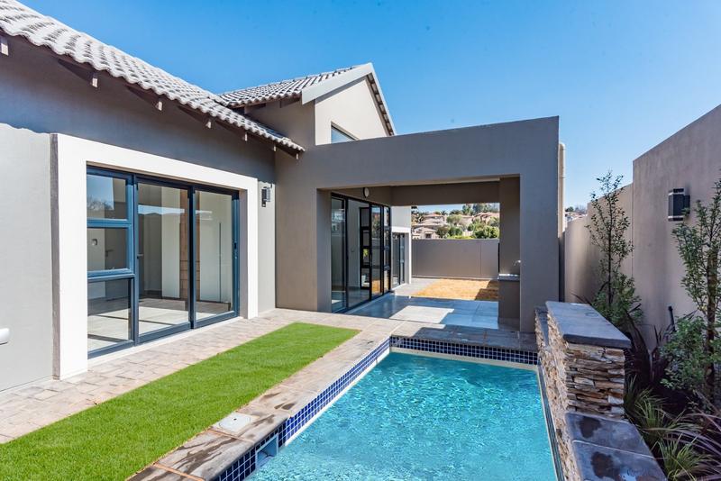 5 Bedroom Property for Sale in Chancliff Ridge Gauteng