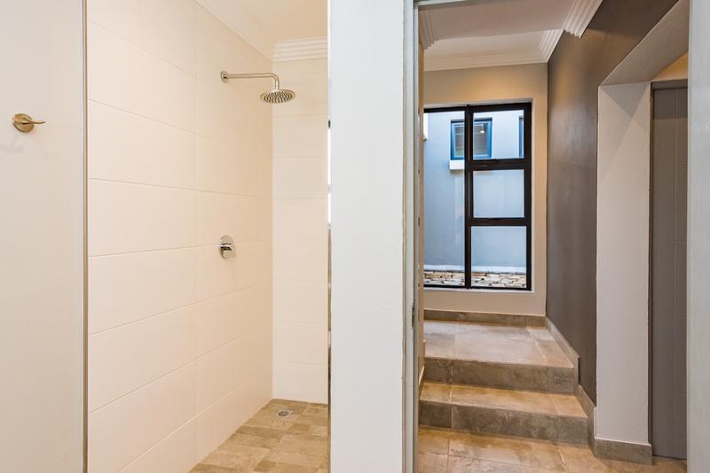 5 Bedroom Property for Sale in Chancliff Ridge Gauteng