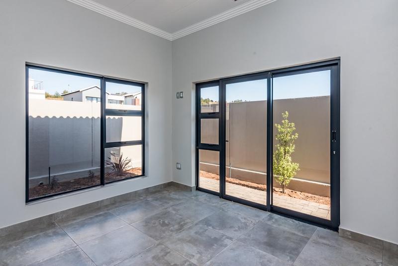 5 Bedroom Property for Sale in Chancliff Ridge Gauteng