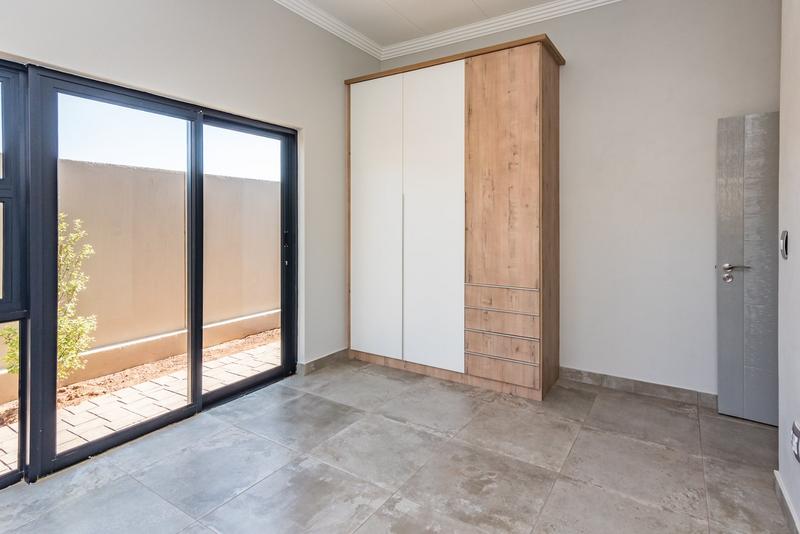 5 Bedroom Property for Sale in Chancliff Ridge Gauteng