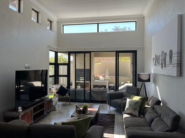 5 Bedroom Property for Sale in Chancliff Ridge Gauteng