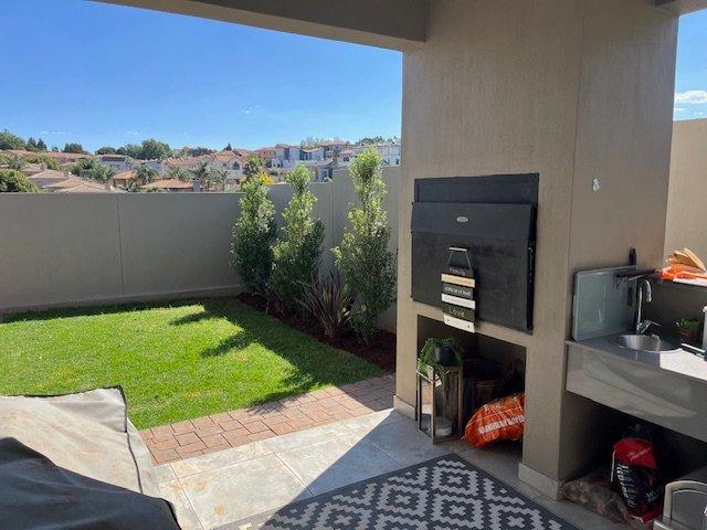 5 Bedroom Property for Sale in Chancliff Ridge Gauteng