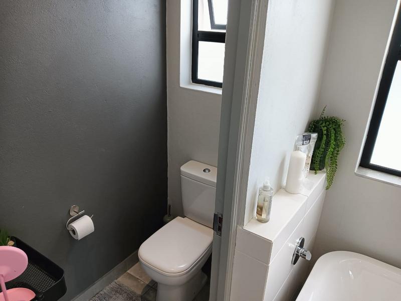 5 Bedroom Property for Sale in Chancliff Ridge Gauteng