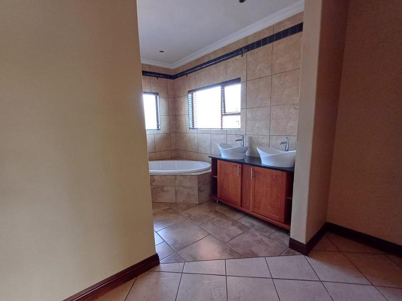To Let 4 Bedroom Property for Rent in Raslouw Gauteng