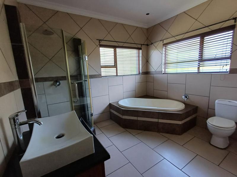To Let 4 Bedroom Property for Rent in Raslouw Gauteng