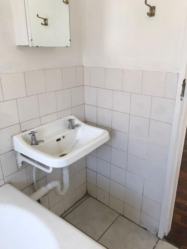 1 Bedroom Property for Sale in Sunnyside Gauteng
