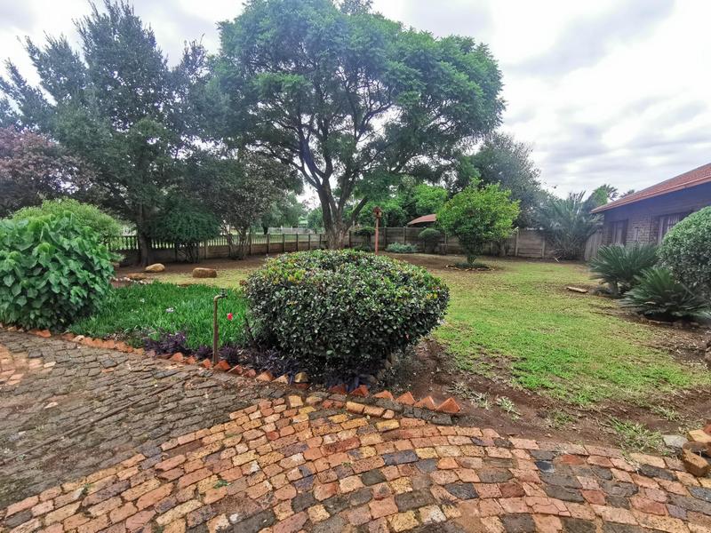 6 Bedroom Property for Sale in Riversdale Gauteng