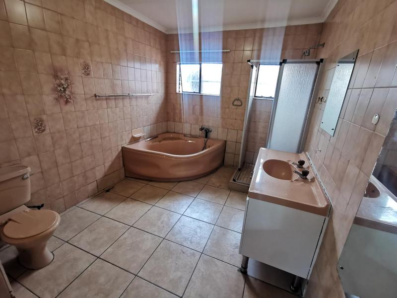 6 Bedroom Property for Sale in Riversdale Gauteng