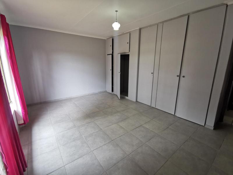 6 Bedroom Property for Sale in Riversdale Gauteng