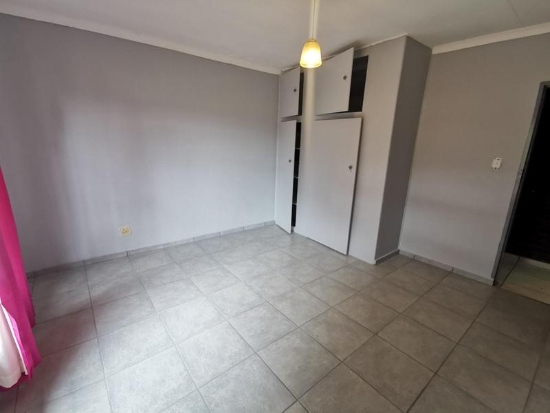 6 Bedroom Property for Sale in Riversdale Gauteng