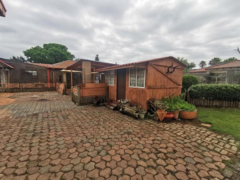 6 Bedroom Property for Sale in Riversdale Gauteng
