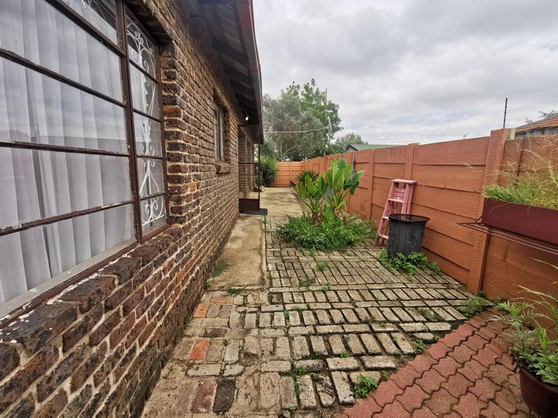 6 Bedroom Property for Sale in Riversdale Gauteng