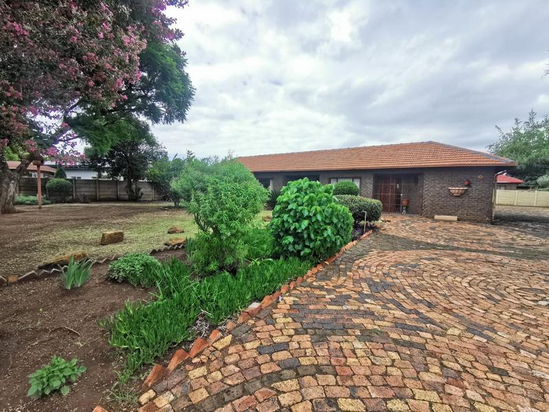 6 Bedroom Property for Sale in Riversdale Gauteng