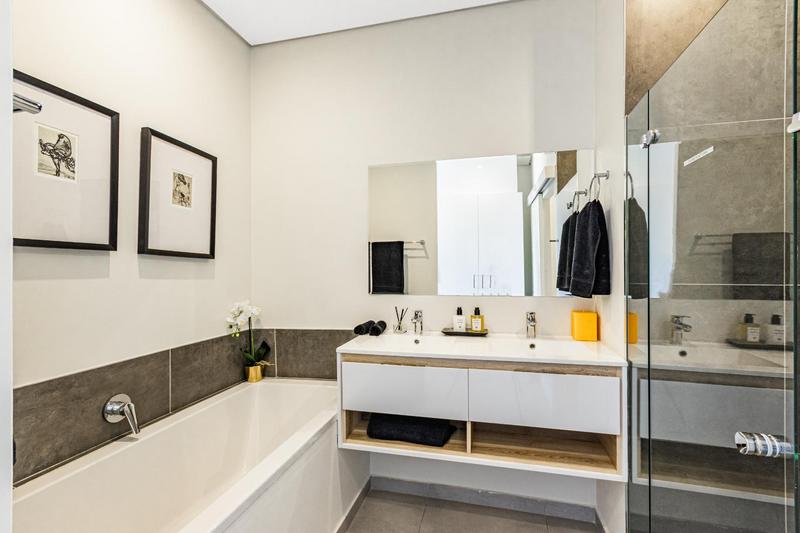 To Let 2 Bedroom Property for Rent in Glenadrienne Gauteng