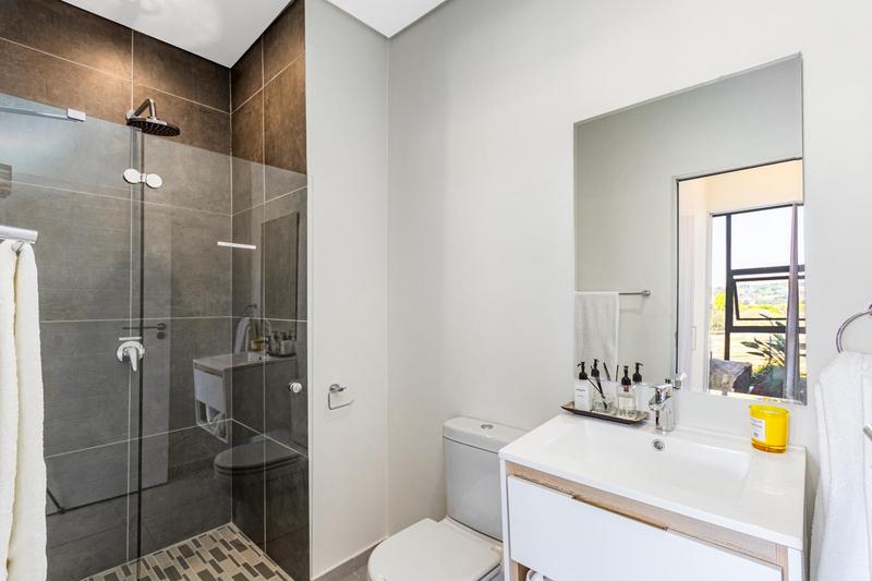 To Let 2 Bedroom Property for Rent in Glenadrienne Gauteng