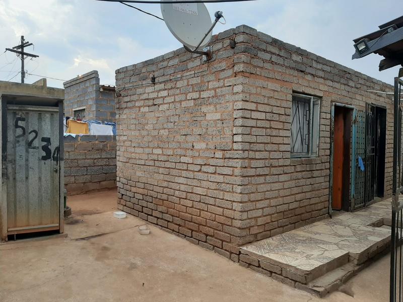 2 Bedroom Property for Sale in Zonkezizwe Gauteng