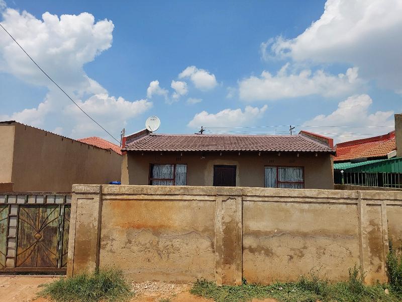 2 Bedroom Property for Sale in Zonkezizwe Gauteng