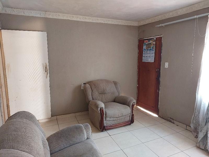 2 Bedroom Property for Sale in Zonkezizwe Gauteng
