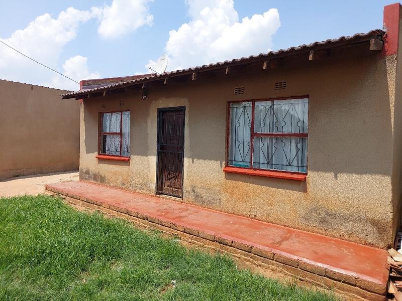 2 Bedroom Property for Sale in Zonkezizwe Gauteng