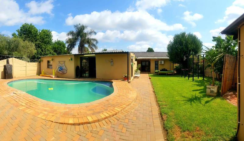 6 Bedroom Property for Sale in Claremont Gauteng