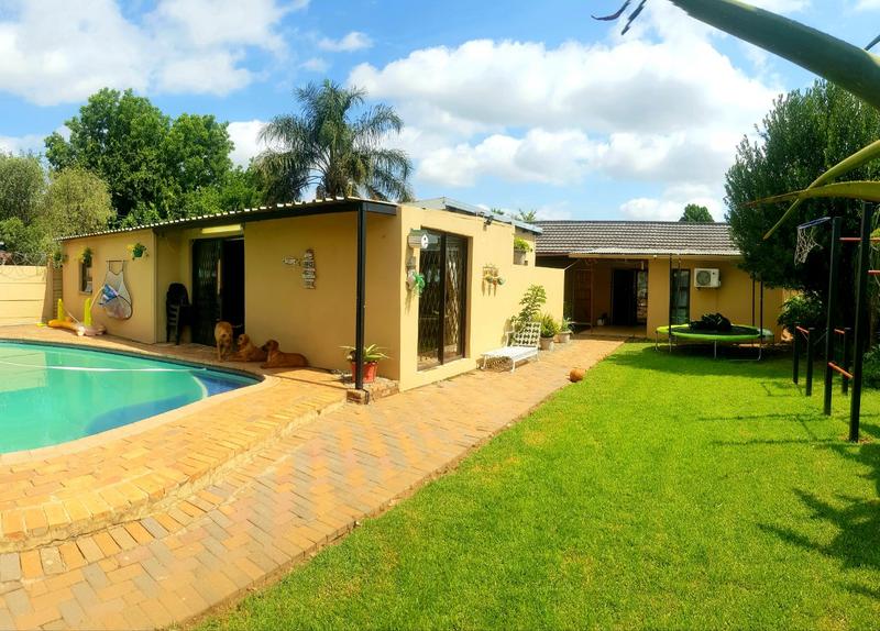 6 Bedroom Property for Sale in Claremont Gauteng