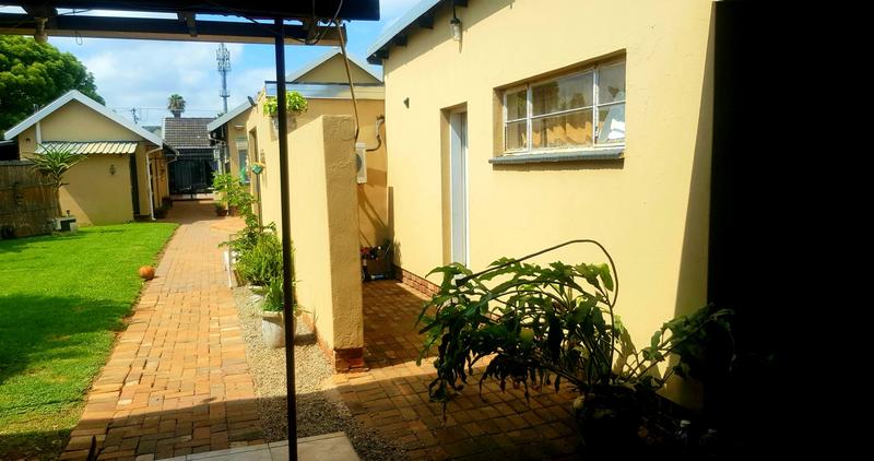 6 Bedroom Property for Sale in Claremont Gauteng