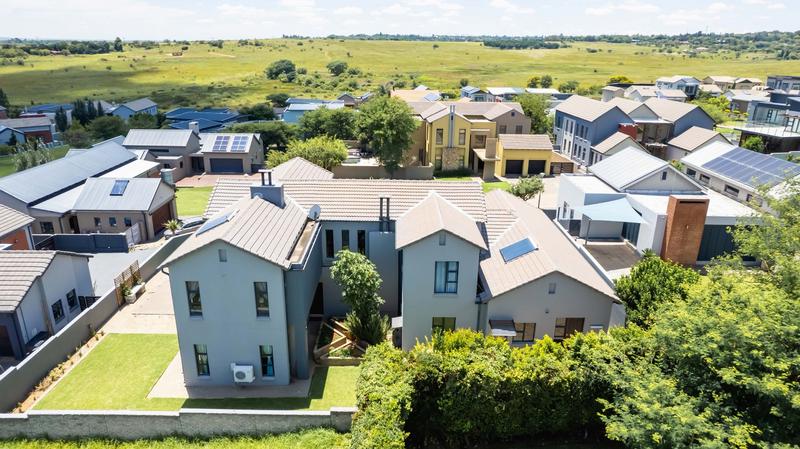 5 Bedroom Property for Sale in Copperleaf Estate Gauteng
