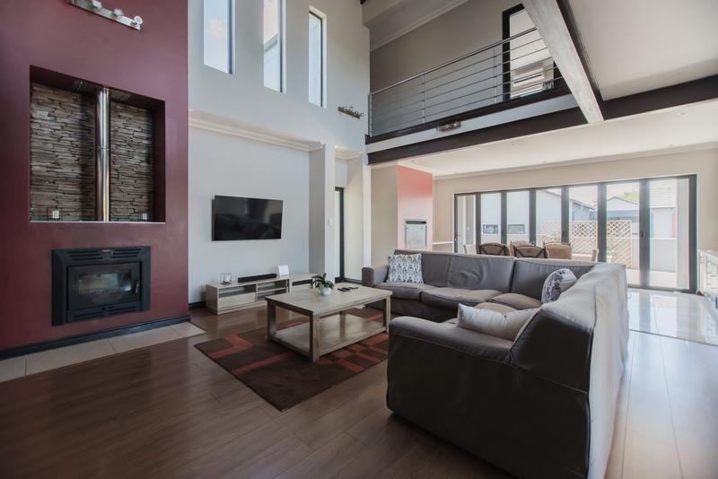 5 Bedroom Property for Sale in Copperleaf Estate Gauteng