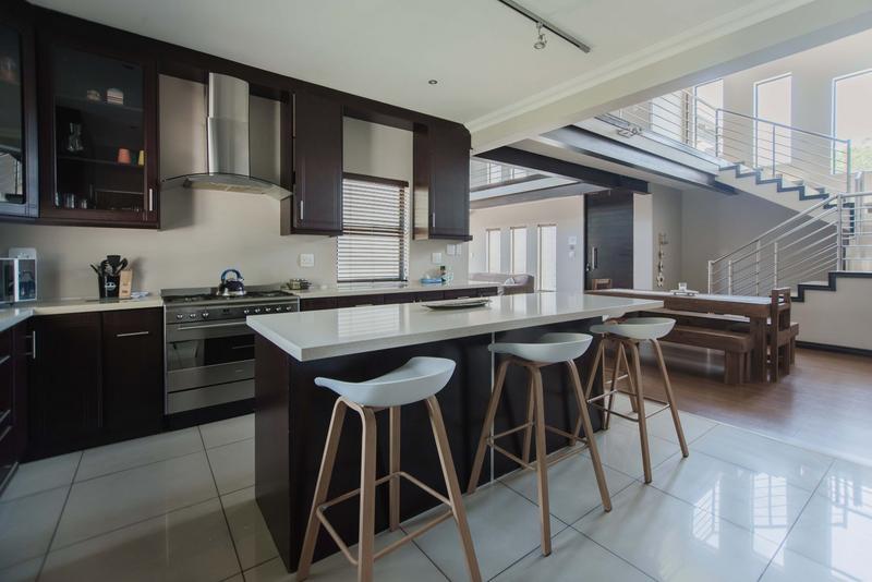 5 Bedroom Property for Sale in Copperleaf Estate Gauteng