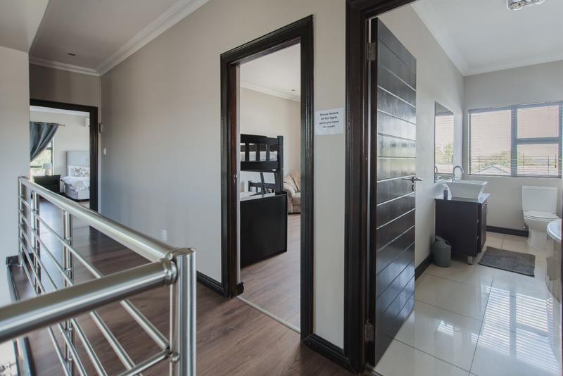 5 Bedroom Property for Sale in Copperleaf Estate Gauteng