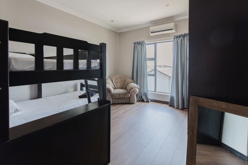 5 Bedroom Property for Sale in Copperleaf Estate Gauteng