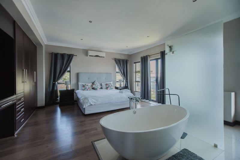 5 Bedroom Property for Sale in Copperleaf Estate Gauteng